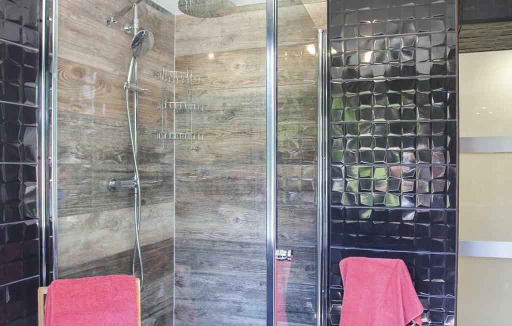 Maison 4 Etoiles Et Studio 3 Etoiles Independants Avec Piscine LʼIsle-sur-la-Sorgue Exteriér fotografie